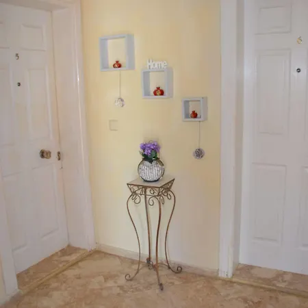 מלון דירות Side Apart Hotel סייד