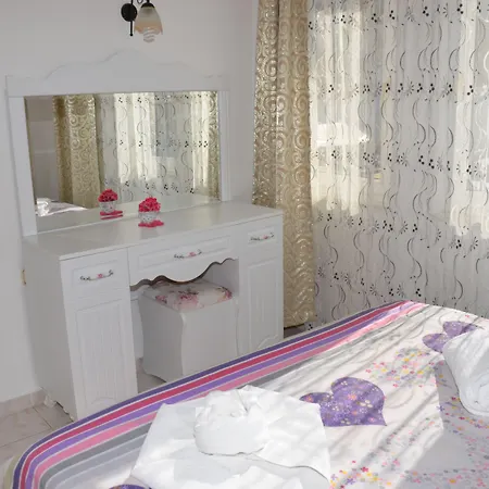 מלון דירות Side Apart Hotel